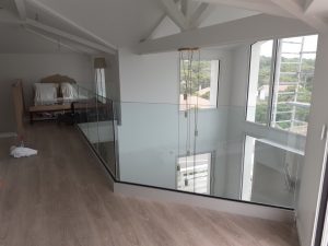 Garde Corps aluminium vitré design modèle AZILIZ KOSTUM